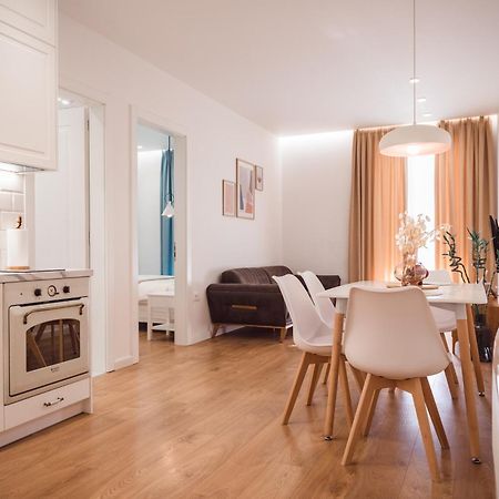 Tam Centre Luxury Serviced Apartments Tirana Esterno foto