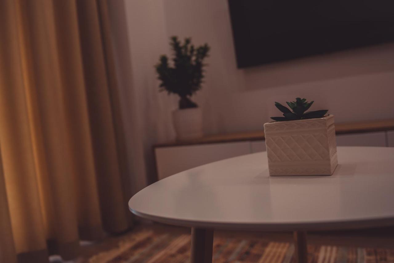 Tam Centre Luxury Serviced Apartments Tirana Esterno foto
