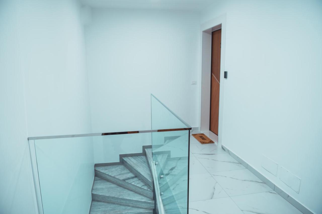 Tam Centre Luxury Serviced Apartments Tirana Esterno foto