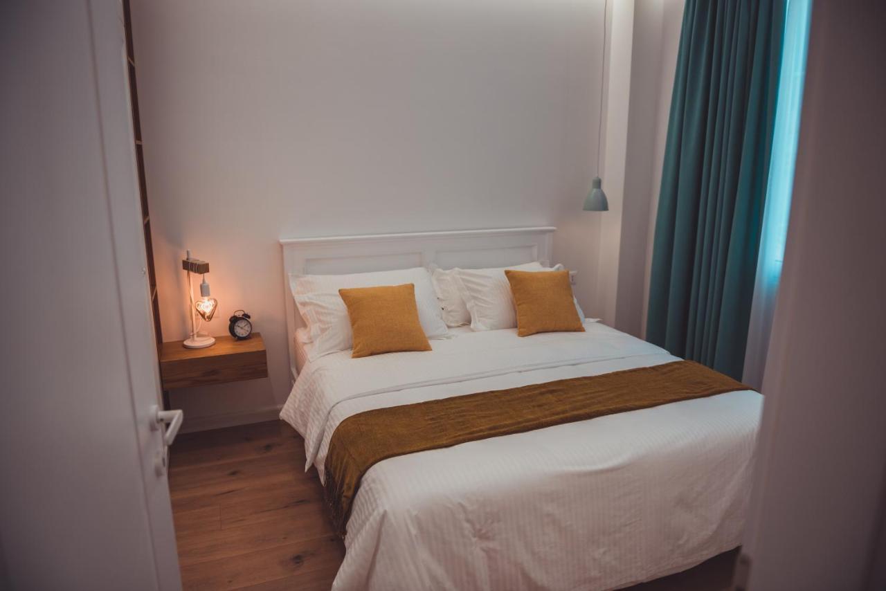 Tam Centre Luxury Serviced Apartments Tirana Esterno foto