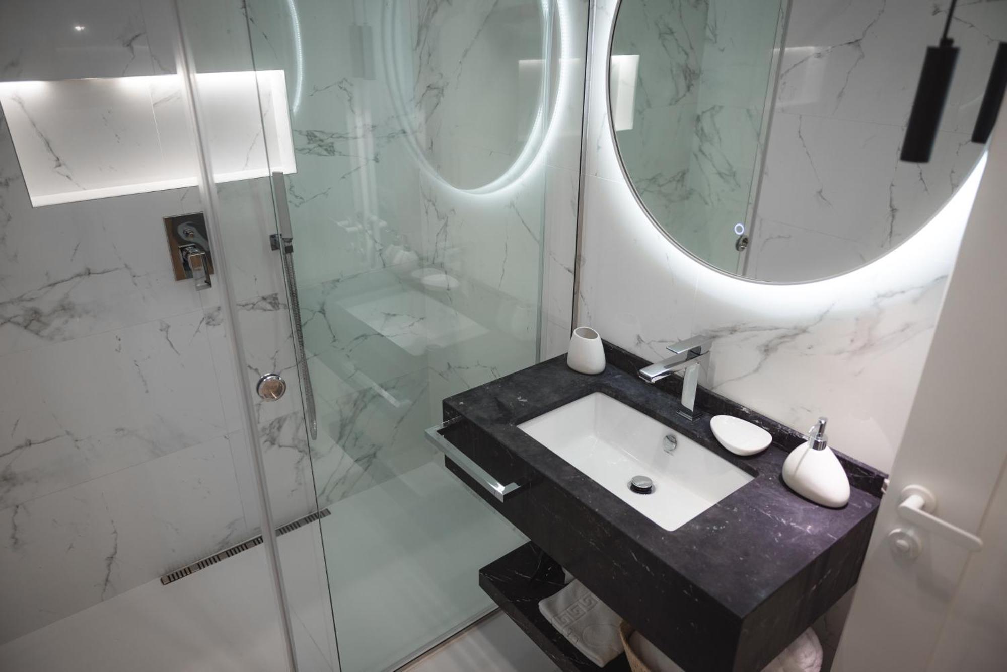 Tam Centre Luxury Serviced Apartments Tirana Esterno foto