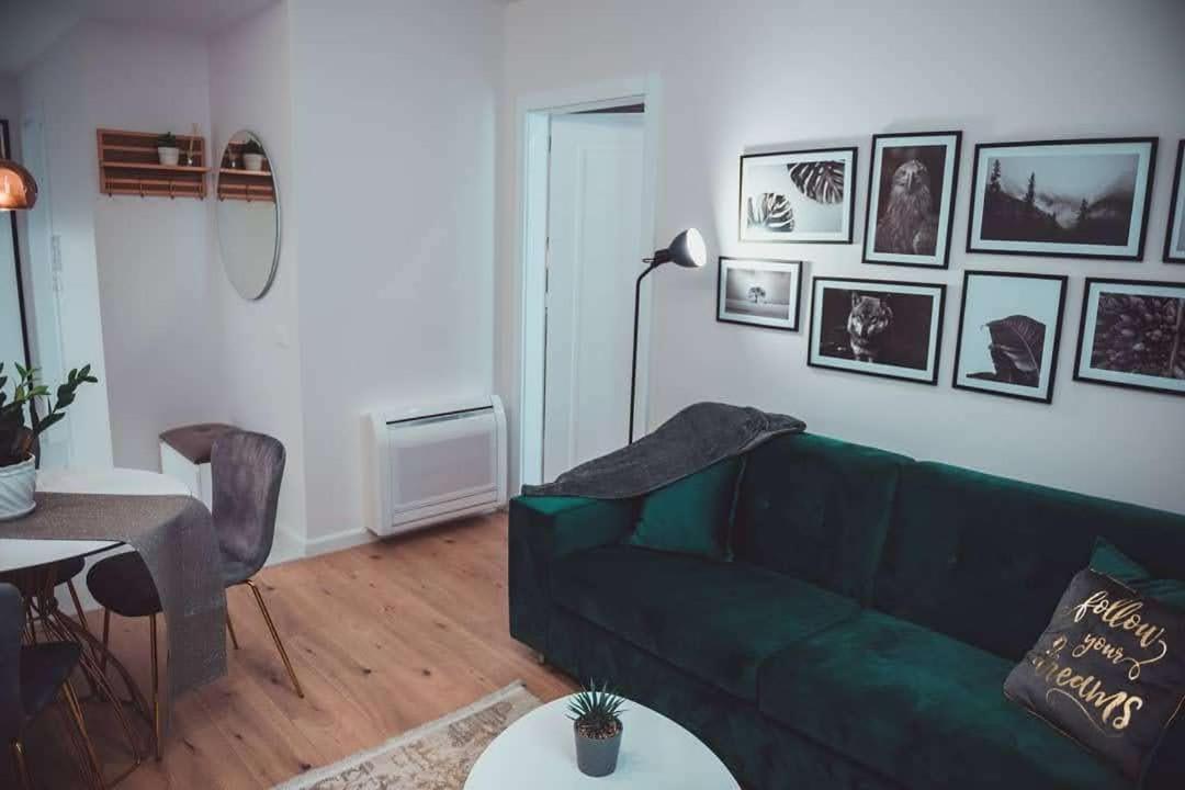 Tam Centre Luxury Serviced Apartments Tirana Esterno foto
