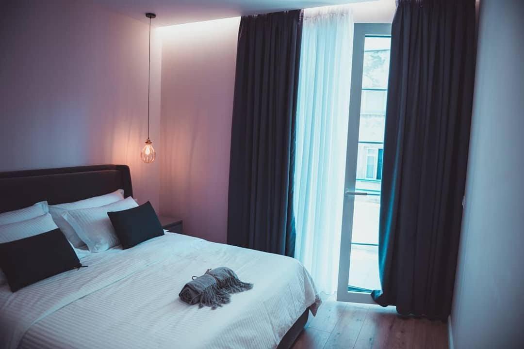Tam Centre Luxury Serviced Apartments Tirana Esterno foto